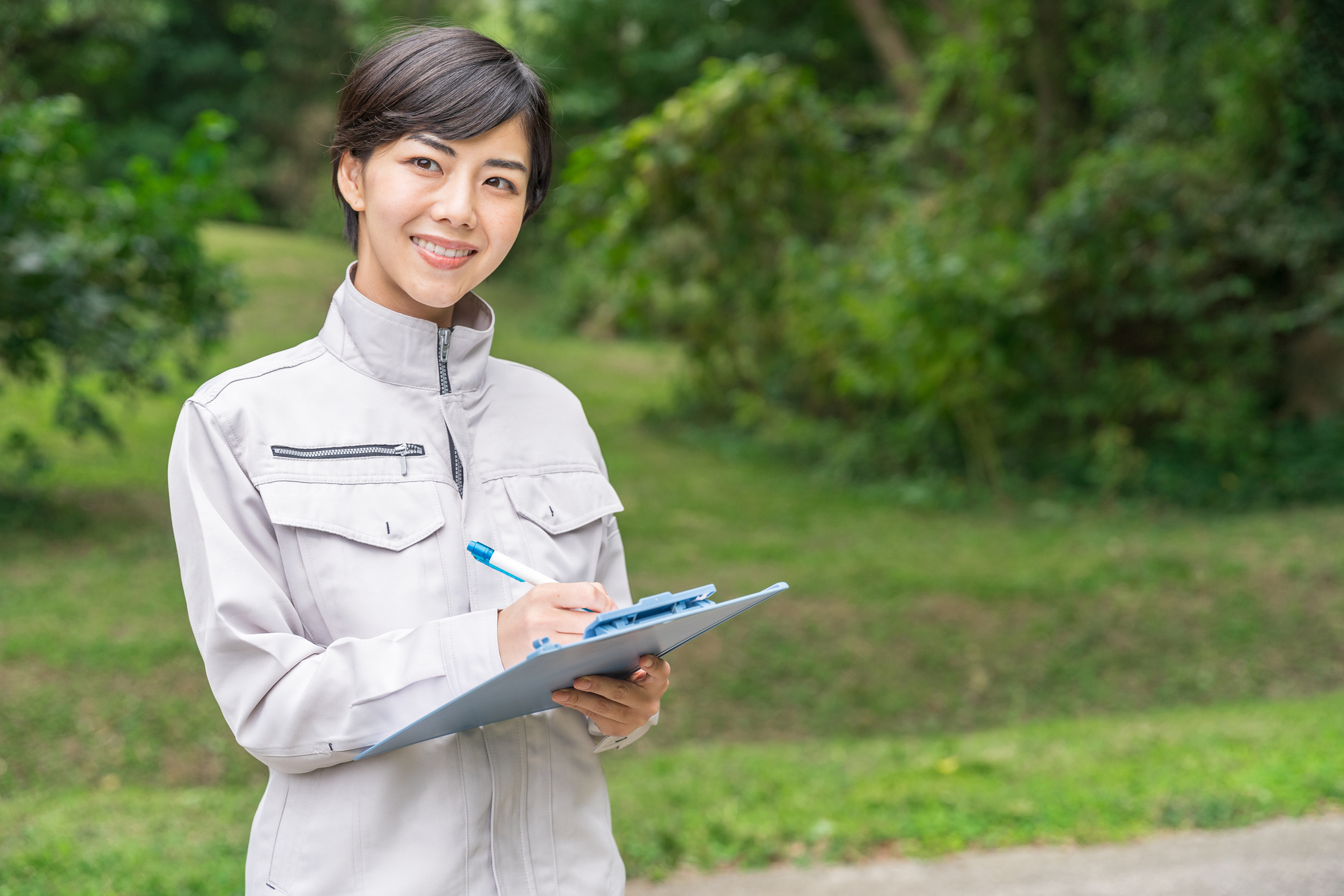 木材の選別作業（大田原市南金丸）